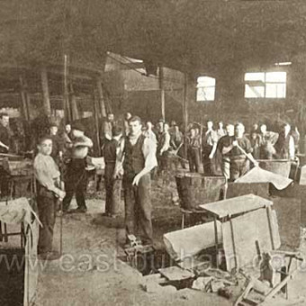 Candlish Bottleworks, The furnaces 1890In the 1890s the works used 21000 tons of coal annually.
