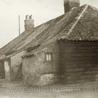 Rear of Wood Cottages/Wood Houses/Pilot Cottages etc The first houses built in Seaham for workmen who made preparations for laying of foundation stones in 1828. Originally on site of Terrace Green opposite the Lord Seaham. Re-erected near Pilot TcePrior to the laying of foundation stones in Nov 1828 preparation work started on 13 Sept 1828In 1934 the 4 cottages were occupied by J Richardson, Mrs K Burns, A Cowell and W Maddison.