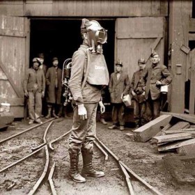 Pennsylvania 1910. Rescuer with oxygen mask made by Drager.