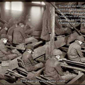 Children sieving coal, Pennsylvania 1911.