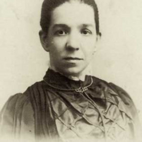 Sarah Jane Dobson (nee Goodwin) b Hendon 1865, died Clarence St, Seaham in 1945)