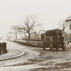 South Hetton Coal Company steam wagon (registration number PT 502) outside the Stapylton Arms c 1910?