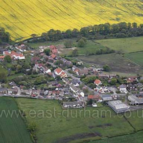 Hawthorn Village c2003
Copyright FlyingFotos  www.seahamfromtheair.co.uk