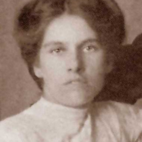 Catherine Lisgo nee Wharton  b 1/4/1893 Married to Robert. Photograph 1911