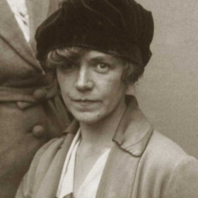 DOLLY McKAY (Miss);  schoolteacher at Ropery Walk School. Photo 1930s