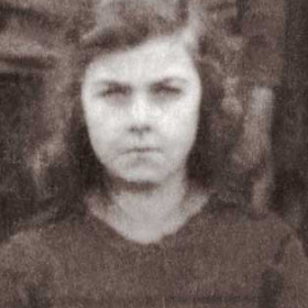 Evelyn Bell. Photograph- Seaton Village School c1924