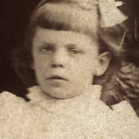 MABEL SHILLING   Photo c 1900