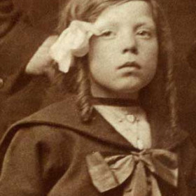 Ann Wallace b 1909. Daughter of Simpson Longstaff Wallace. Photo c1916
