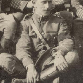 Lt R COMMON (Connor?)  Volunteers 1911.