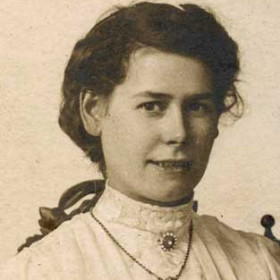 Jennie Kirby, nee Jennie (Jane) Oliver. Wife of Henry
Photograph from William Kirby
